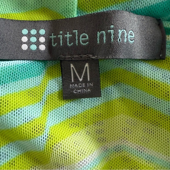 Title Nine Sunbuster Swim Cover Up Hooded Lined Size Medium UPF 50+ Quick Dry - Picture 3 of 12